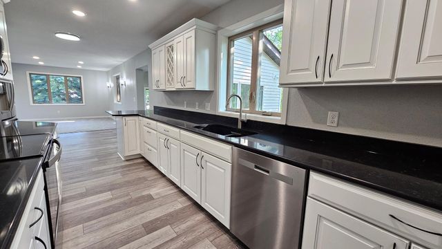 9961 Abert Avenue NE, Monticello, MN 55362