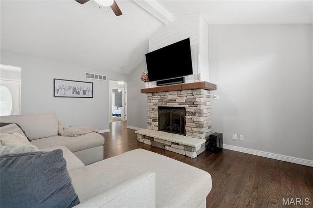 1124 Forest Spring Drive, St Charles, MO 63303