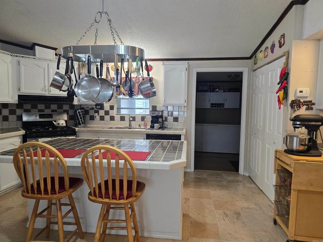 125 Starlight Lane, Romance, AR 72136