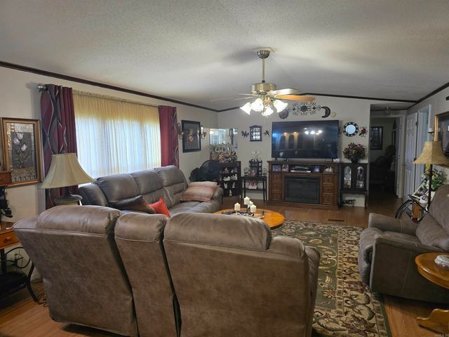 125 Starlight Lane, Romance, AR 72136