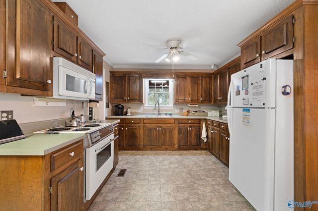 220 Benefield Drive, Attalla, AL 35954