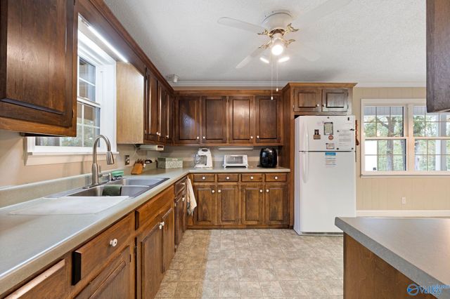 220 Benefield Drive, Attalla, AL 35954