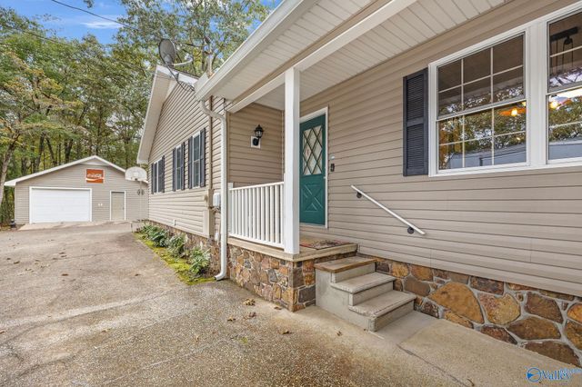 220 Benefield Drive, Attalla, AL 35954