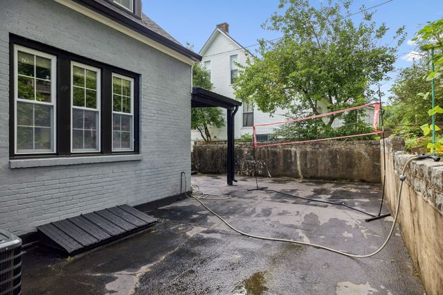 214 River St, Hartsville, TN 37074