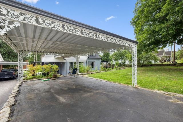 214 River St, Hartsville, TN 37074
