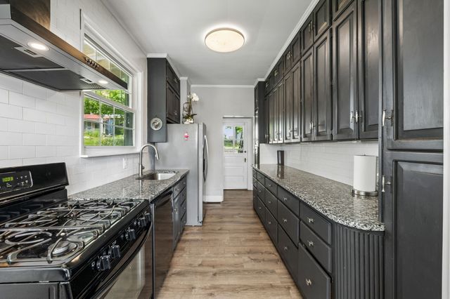 214 River St, Hartsville, TN 37074