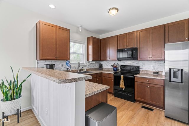 8 Scooter Circle, Four Oaks, NC 27524