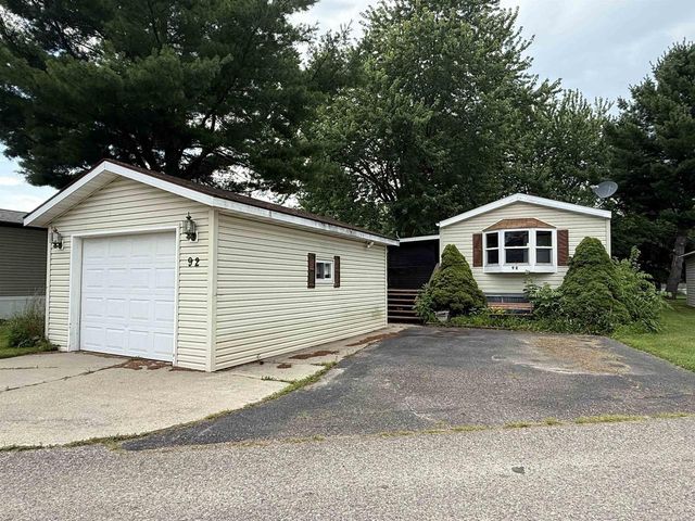 92 Woodland Drive, Wisconsin Dells, WI 53965