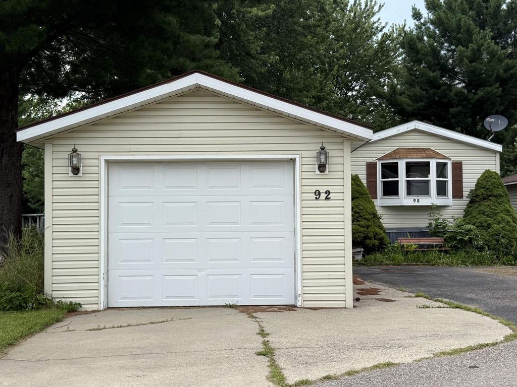 92 Woodland Drive, Wisconsin Dells, WI 53965