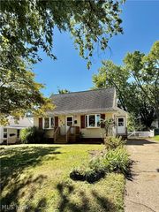 1518 34th Street NE, Canton, OH 44714