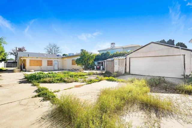 6537 Columbus Avenue, Van Nuys, CA 91411