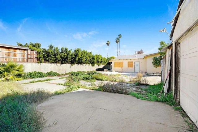 6537 Columbus Avenue, Van Nuys, CA 91411