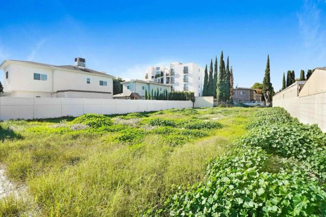 6537 Columbus Avenue, Van Nuys, CA 91411