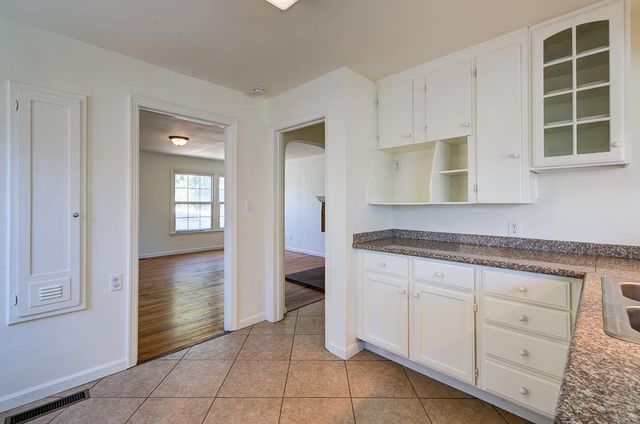 2477 S 9th Street, Fresno, CA 93725
