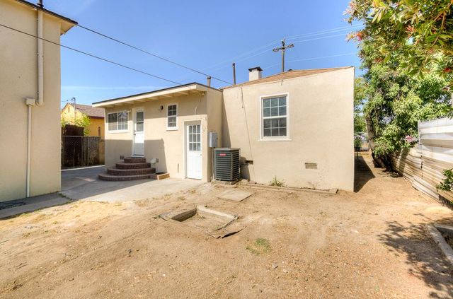 2477 S 9th Street, Fresno, CA 93725