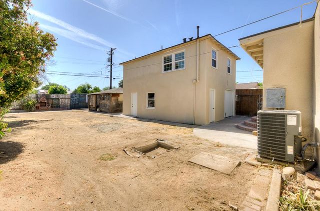 2477 S 9th Street, Fresno, CA 93725