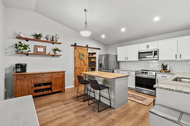8199 W Sturtevant Avenue, Richland, MI 49083