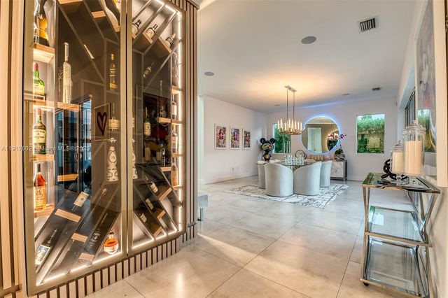 7446 NW 99th Ct, Doral, FL 33178