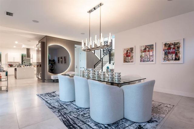 7446 NW 99th Ct, Doral, FL 33178