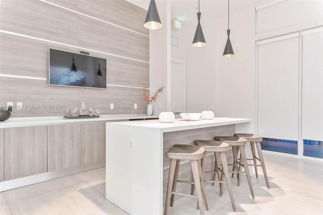 7446 NW 99th Ct, Doral, FL 33178