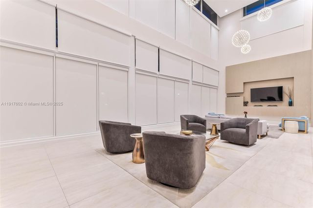 7446 NW 99th Ct, Doral, FL 33178