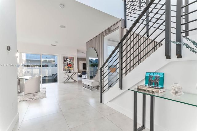 7446 NW 99th Ct, Doral, FL 33178