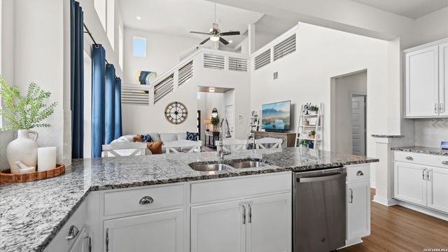 1935 Esplanade, New Braunfels, TX 78130