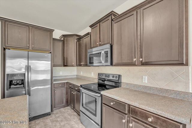 132 Turquoise Drive, Jacksonville, NC 28546