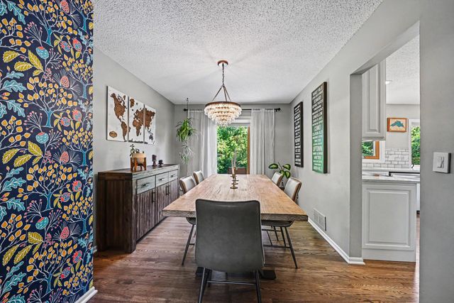1195 Silverwood Road, Woodbury, MN 55125