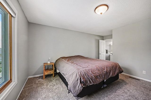 1195 Silverwood Road, Woodbury, MN 55125