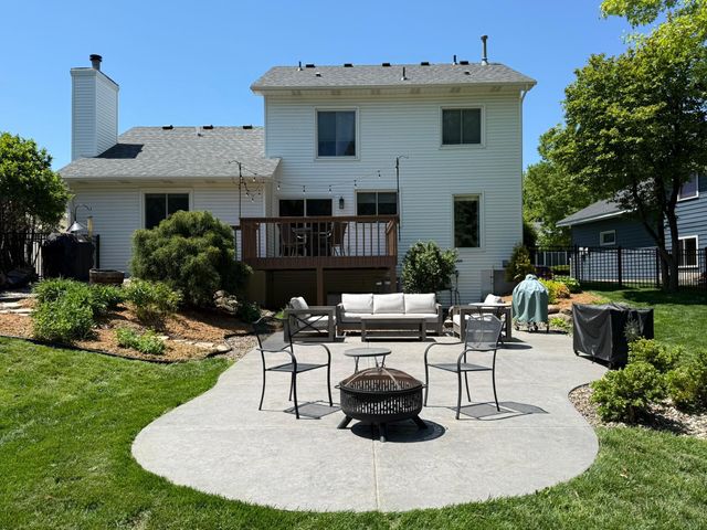1195 Silverwood Road, Woodbury, MN 55125