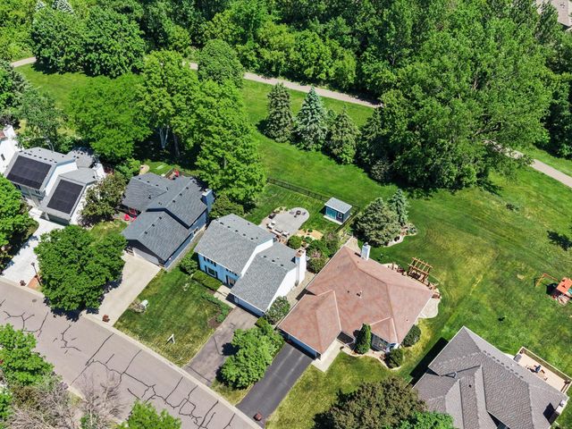 1195 Silverwood Road, Woodbury, MN 55125