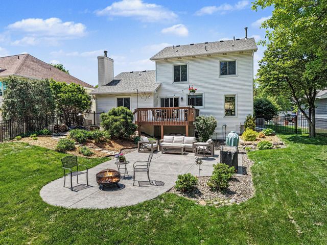1195 Silverwood Road, Woodbury, MN 55125