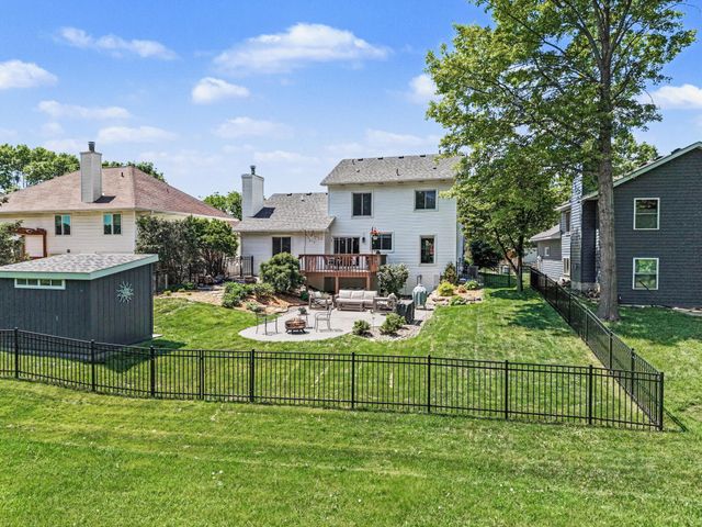 1195 Silverwood Road, Woodbury, MN 55125