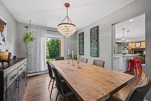 1195 Silverwood Road, Woodbury, MN 55125