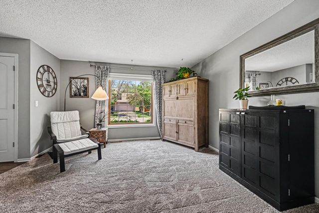 1195 Silverwood Road, Woodbury, MN 55125