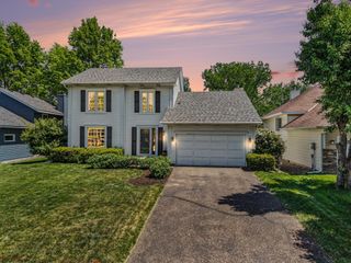 1195 Silverwood Road, Woodbury, MN 55125