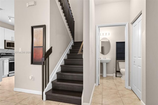 3540 NW 30th Place, Lauderdale Lakes, FL 33311