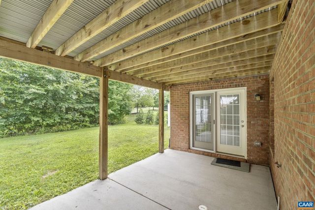 18 BEECHNUT LN, Zion Crossroads, VA 22942