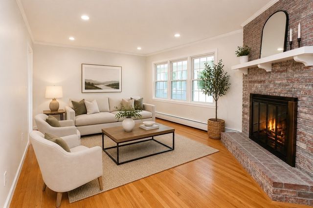 93 Wyndward Rd, Longmeadow, MA 01106