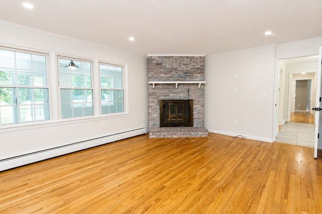 93 Wyndward Rd, Longmeadow, MA 01106