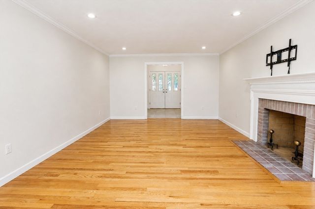 93 Wyndward Rd, Longmeadow, MA 01106