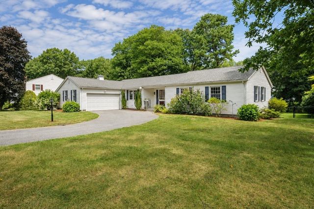 93 Wyndward Rd, Longmeadow, MA 01106