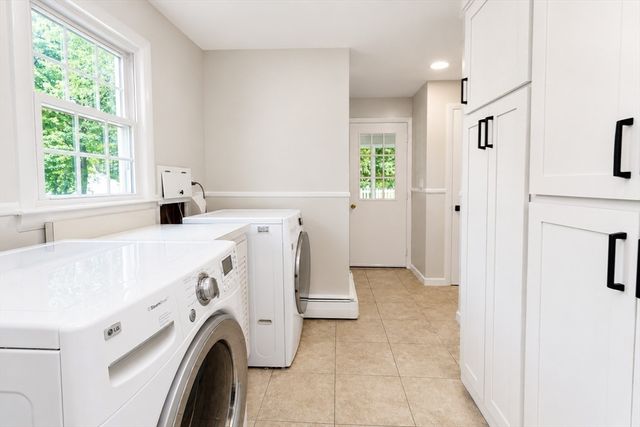 93 Wyndward Rd, Longmeadow, MA 01106