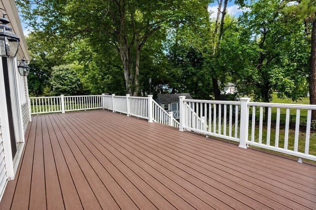 93 Wyndward Rd, Longmeadow, MA 01106