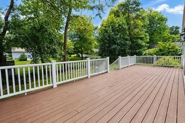 93 Wyndward Rd, Longmeadow, MA 01106