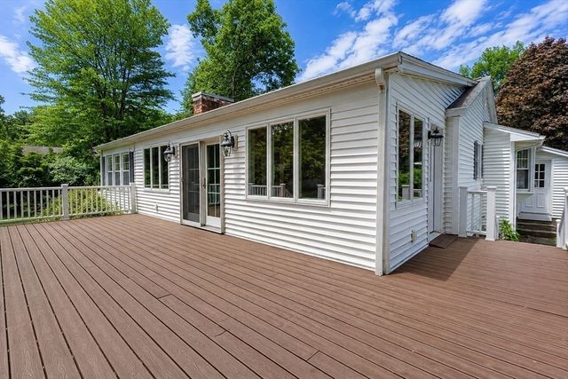 93 Wyndward Rd, Longmeadow, MA 01106