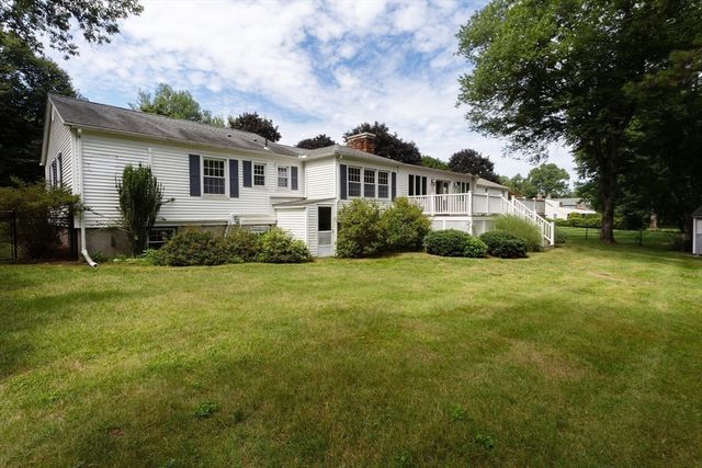 93 Wyndward Rd, Longmeadow, MA 01106