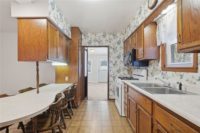 3517 7th Ave, Beaver Falls, PA 15010