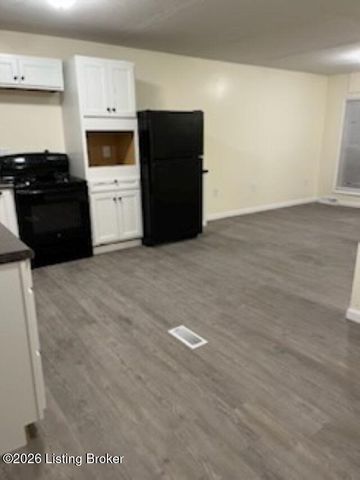 2560 Vonoa Dr, Radcliff, KY 40160